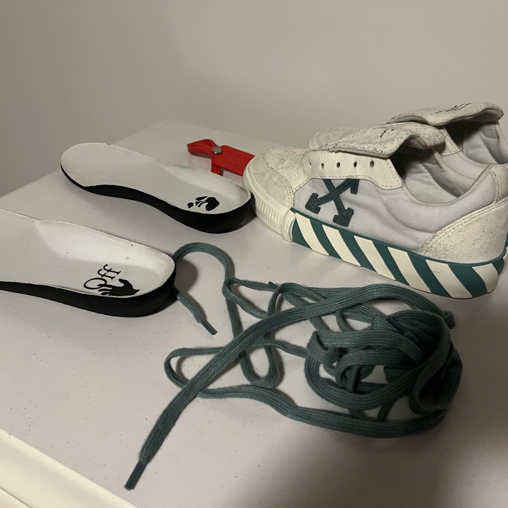 Off white Sneakers